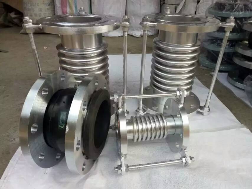 多规格昌旺万向铰链补偿器规格安装于管线上可作轴向、横向和角向三个方向的补偿